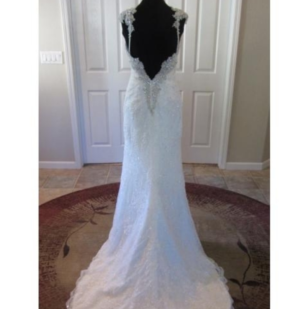 Ivory Maggie Sottero Brandy Wedding dress - Picture 8 of 12